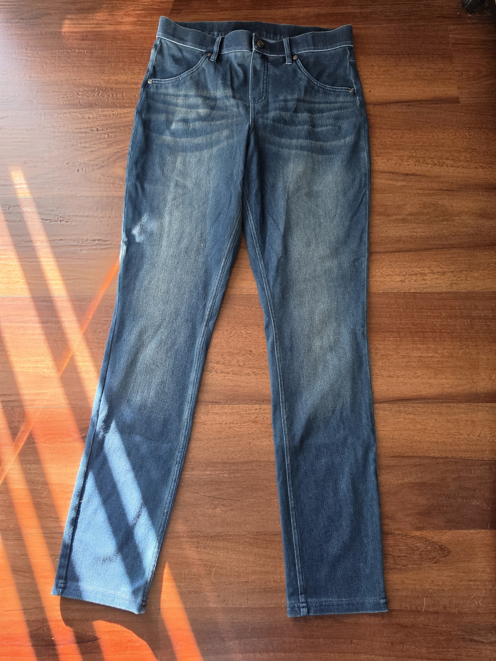 Classic Mid-Rise Straight-Leg Jeans - Hue NEW WITH TAGS